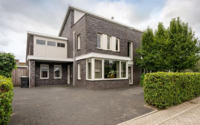 E. van Drie. 57