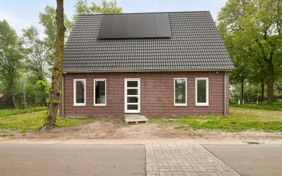 24e Laan 8