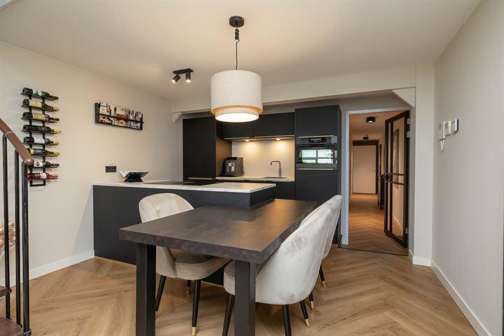 Appartement te koop: van Echtenstraat 16-12, Hoogeveen