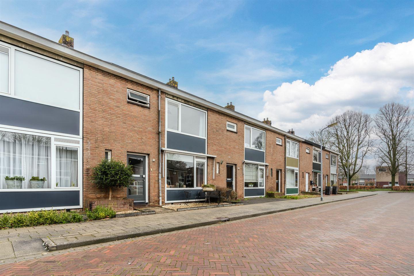 Tussenwoning te koop: Heinsiusstraat 196, Meppel