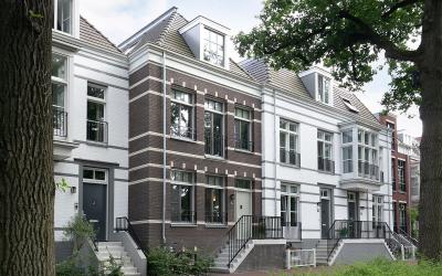 Groot Wezen. 25-B