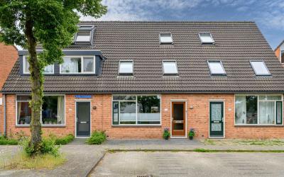 Donker Curt. 52
