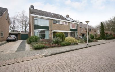 Mr P J Oudlaan 25