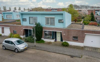 De van der. 89