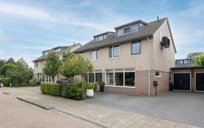 Zuster van. 36