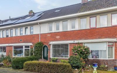 Van Lenneps. 29