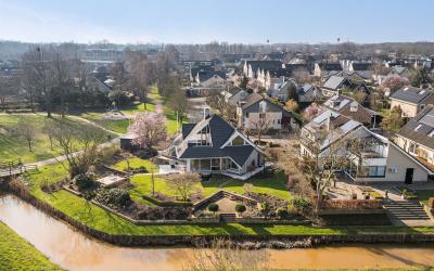 Van Leeuwen. 37