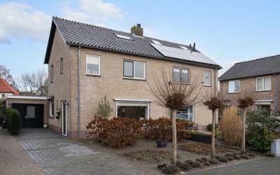 Vliegenstein 48