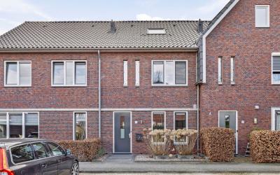 Boezeroen 4