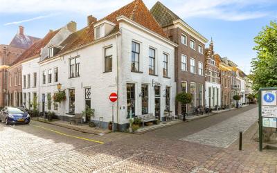 Beekstraat 11