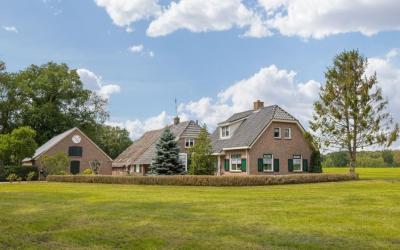 Hellendoorn. 79