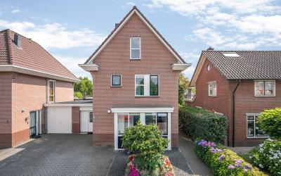 Lijsterbesl. 8