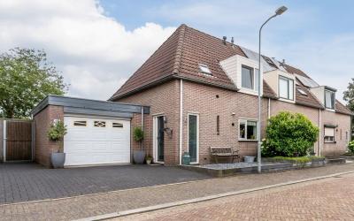 Valkstraat 1