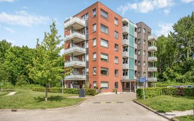 Voorhof 76