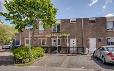 Oostzeestra. 48