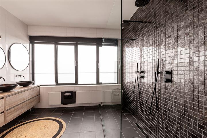 Appartement te koop: Zilverparkkade 53, Lelystad