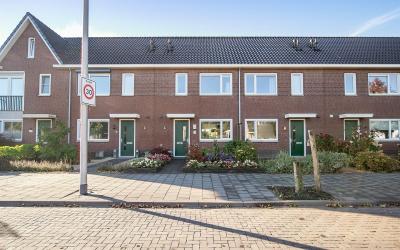 Niels Bohrh. 28