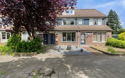 Naardenstra. 11