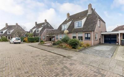 Moeraslanden 6