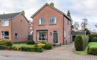 P W Janssen. 29