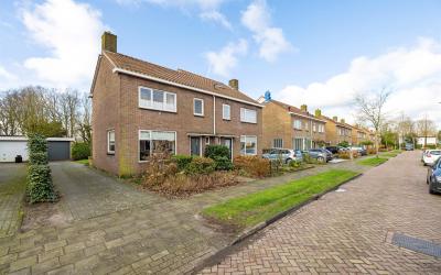 Waling Dijk. 24