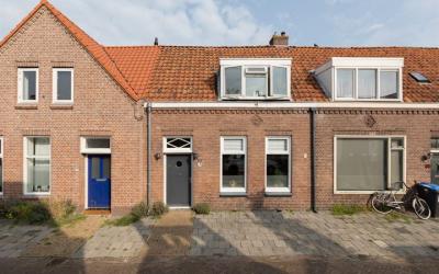 1e Woudstra. 33