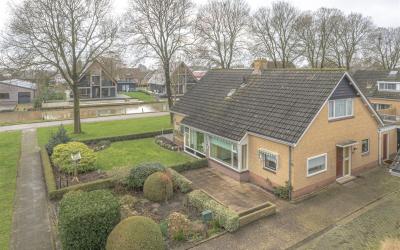Tiete Wever. 25