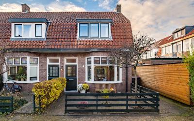 Mezenstraat 11