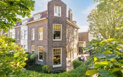 Alma Tademastraat 18