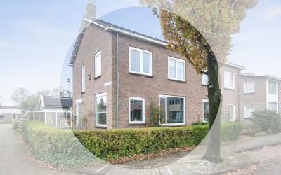 Aert van de. 71