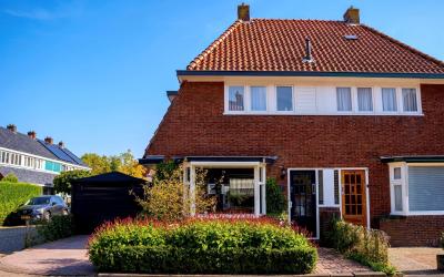 van de Veld. 17