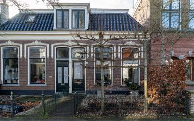 Achter de H. 2-D