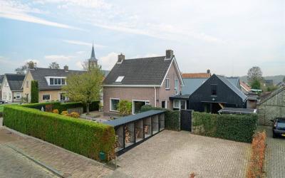 H.G. van de. 11