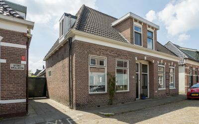 Oosterhouts. 57