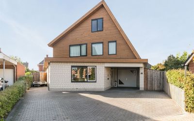 Ebbenhout 16