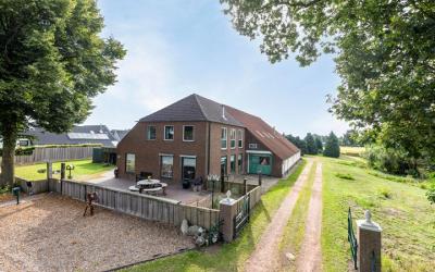 Hoofdweg 102