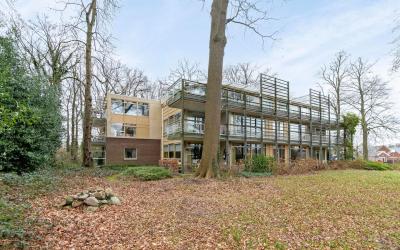 Het Hof van. 24