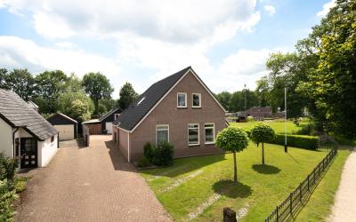 Achter de B. 8