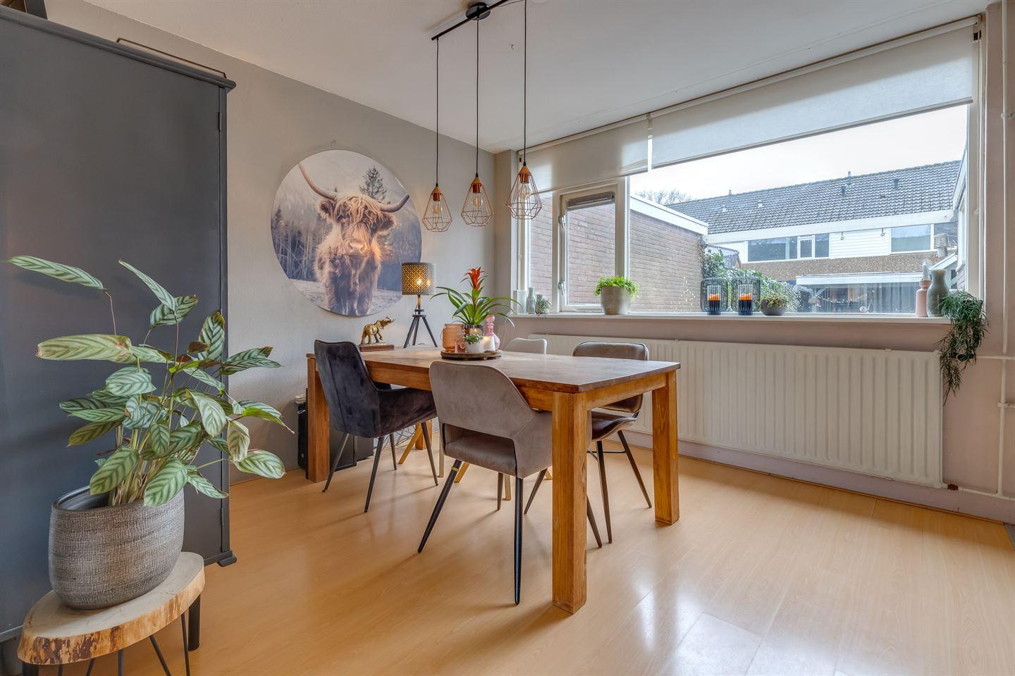 Tussenwoning te koop: Eikenhage 8, Stadskanaal