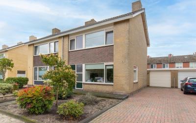 Straat Form. 82