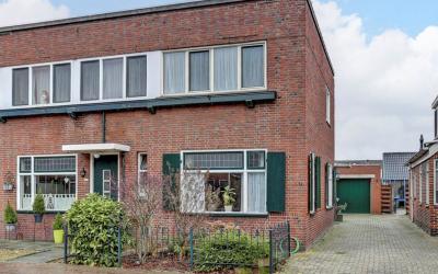 Middenweg 12