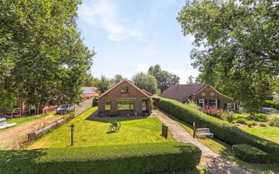 B.L. Tijden. 32