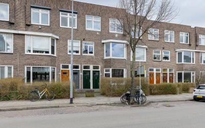 E. Thomasse. 12