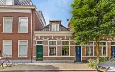 Tweede Hunz. 8