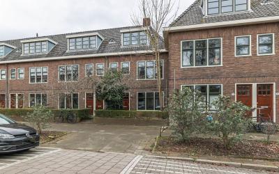 Koninginnel. 76