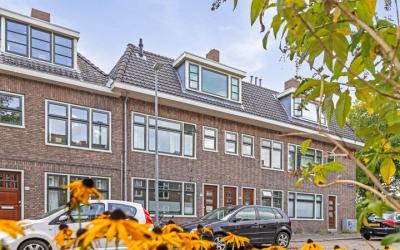 Koninginnel. 86-A