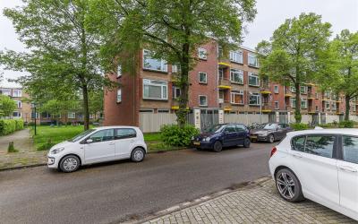De Genestet. 61-A