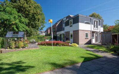 Van Deyssel. 84