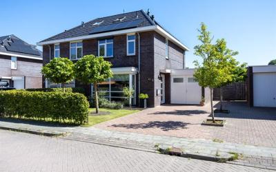 Almastraat 49