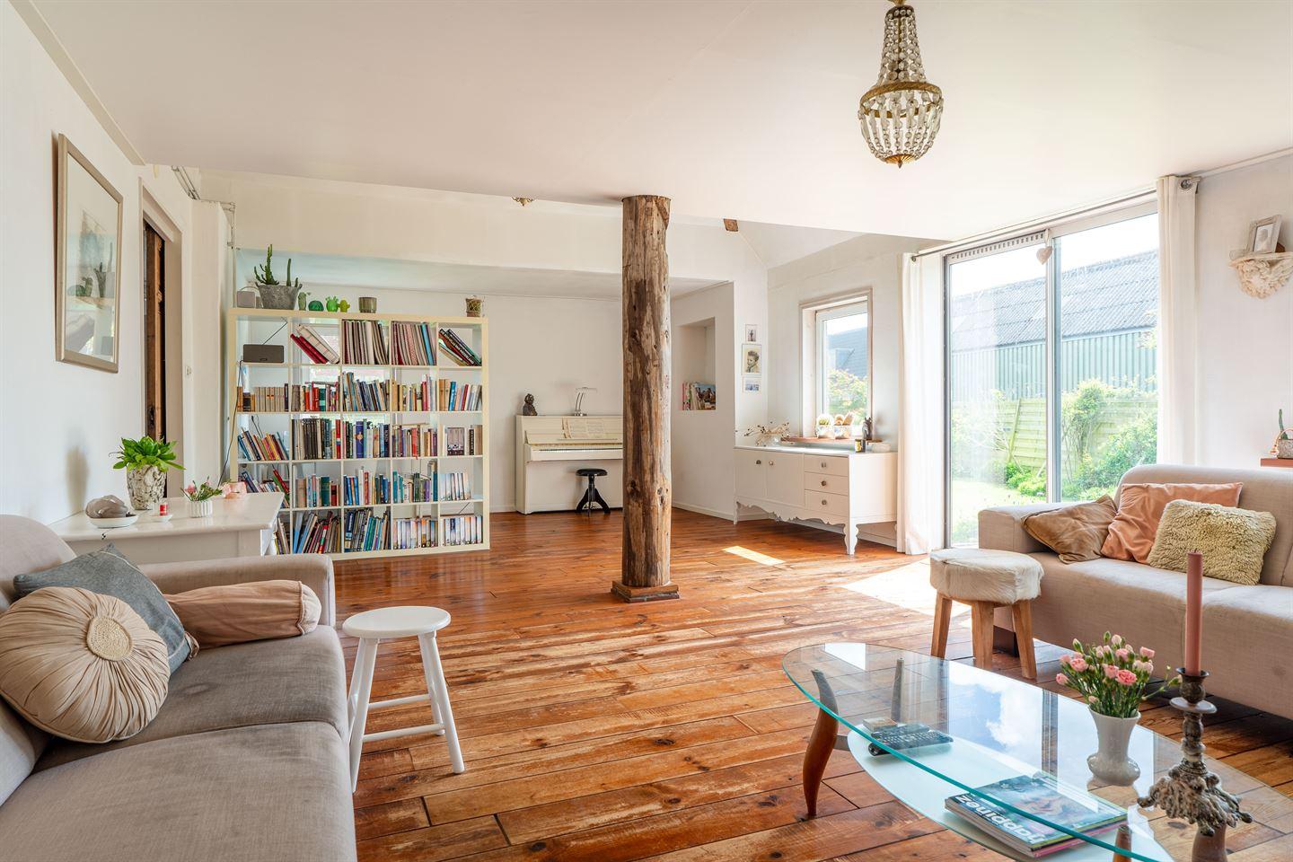Vrijstaande woning te koop: Hoofdstraat 20, Stedum